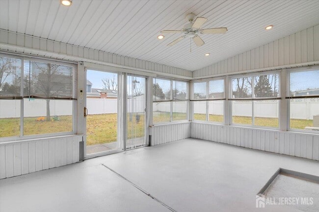 Building Photo - 3316 Beverly Rd