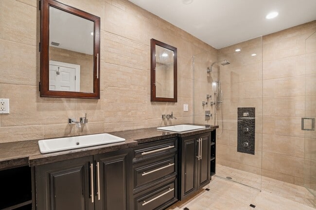 Building Photo - 4215 Roosevelt St