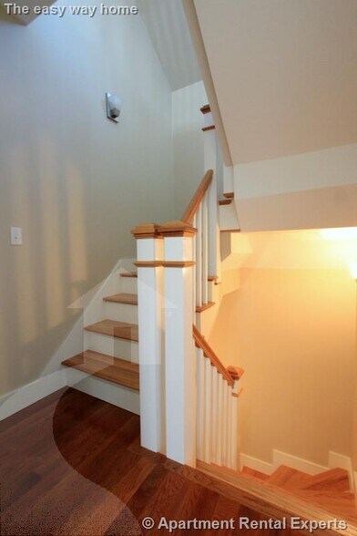 Building Photo - 119 Central St