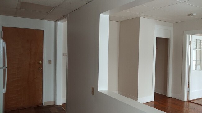 Building Photo - 448 Hawley Ave