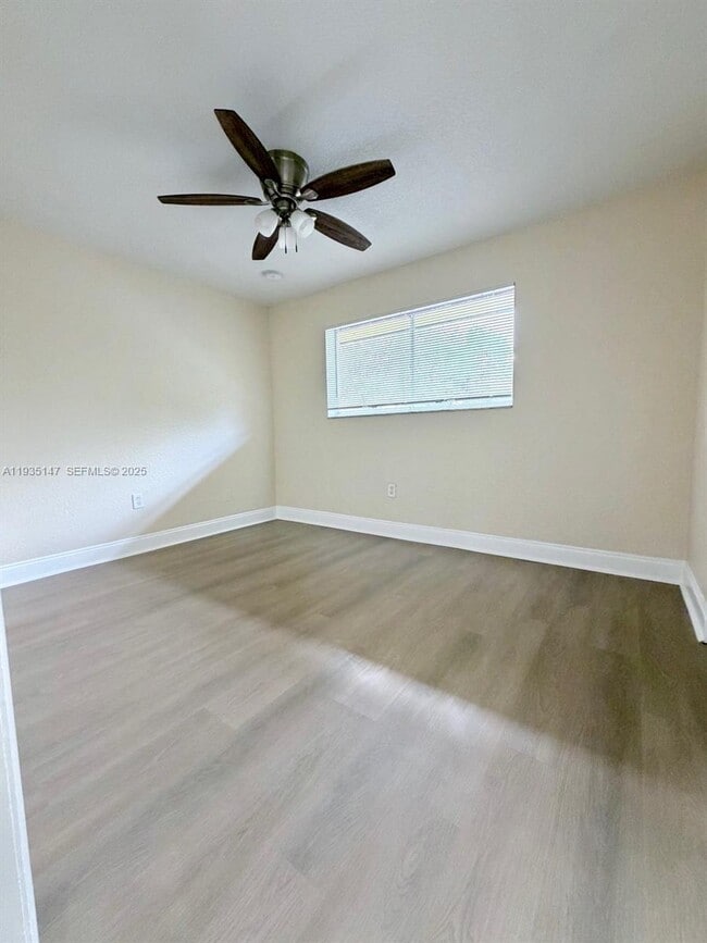 Building Photo - 10722 La Placida Dr