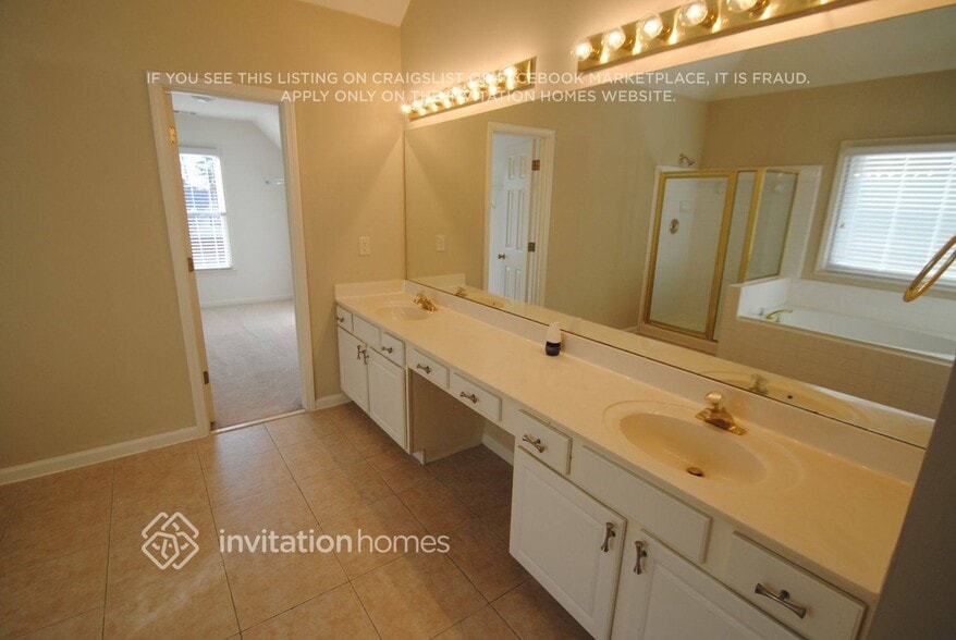 Building Photo - 417 Breezewood Ct