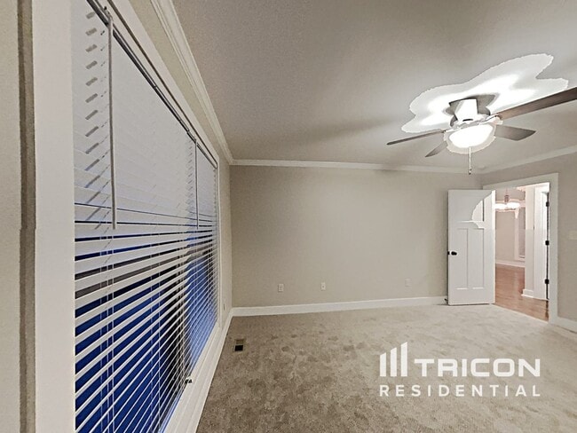 Building Photo - 702 Barkley Ave