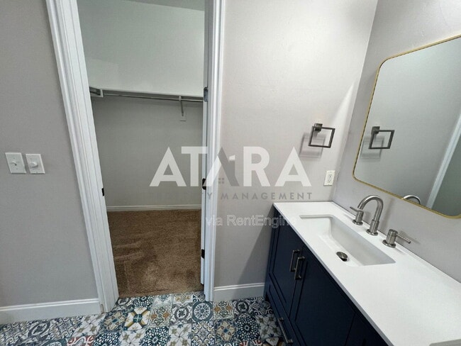 Building Photo - 11447 Open View Ln