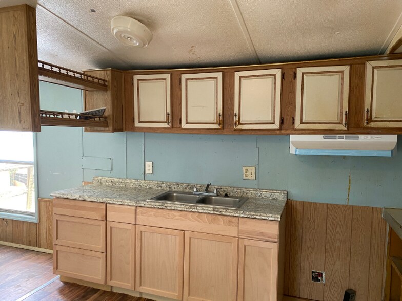 Building Photo - 3317 Pine Needle Dr