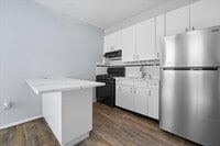 Building Photo - 1053 SUMMIT Ave