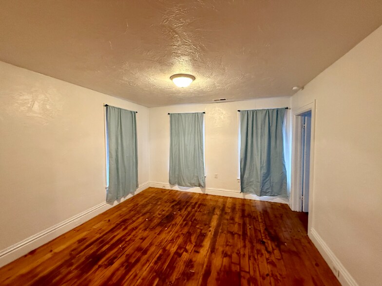 Building Photo - 1413 N 11th St