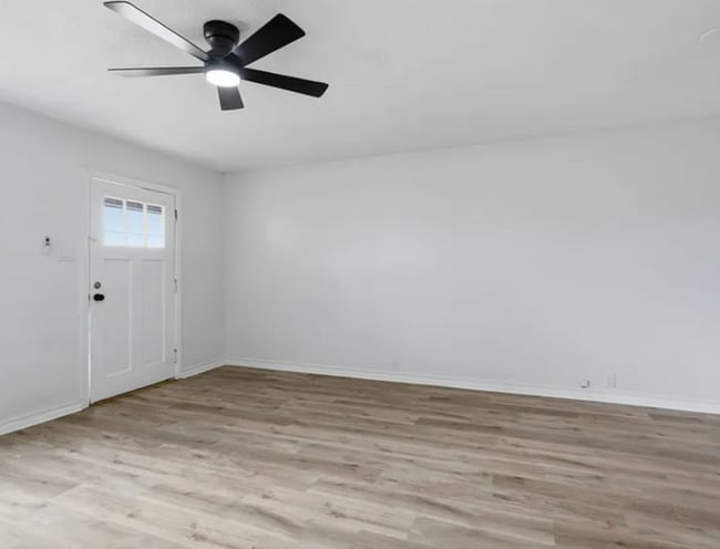 Building Photo - 607 S Austin St