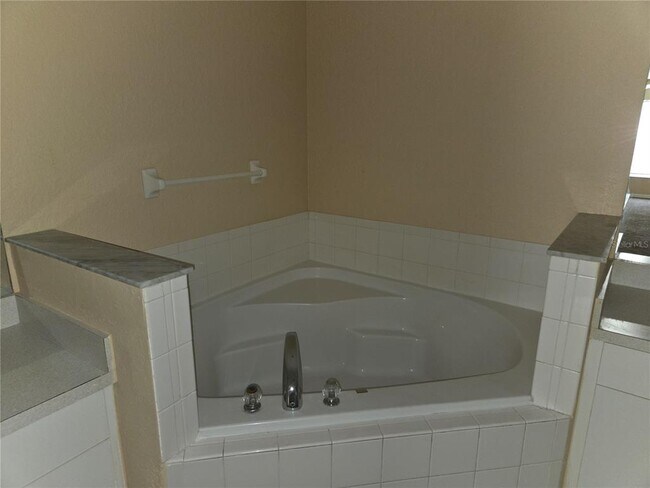 Building Photo - 8 Sawfish Ct