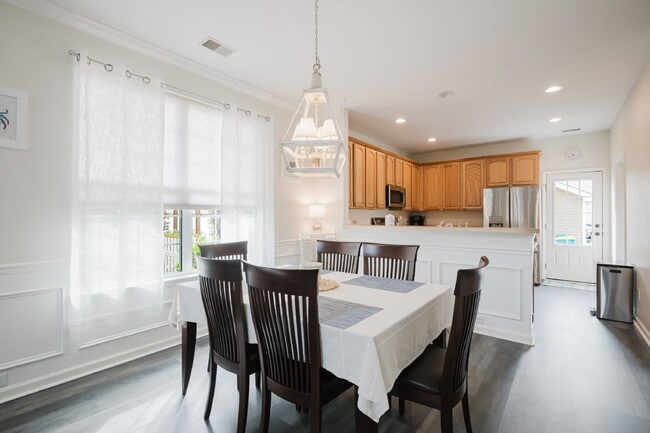 Building Photo - Furnished 3 Bedroom Home in Bluffton Park