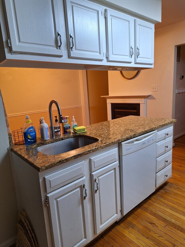 Building Photo - 6016 Rockton Ct