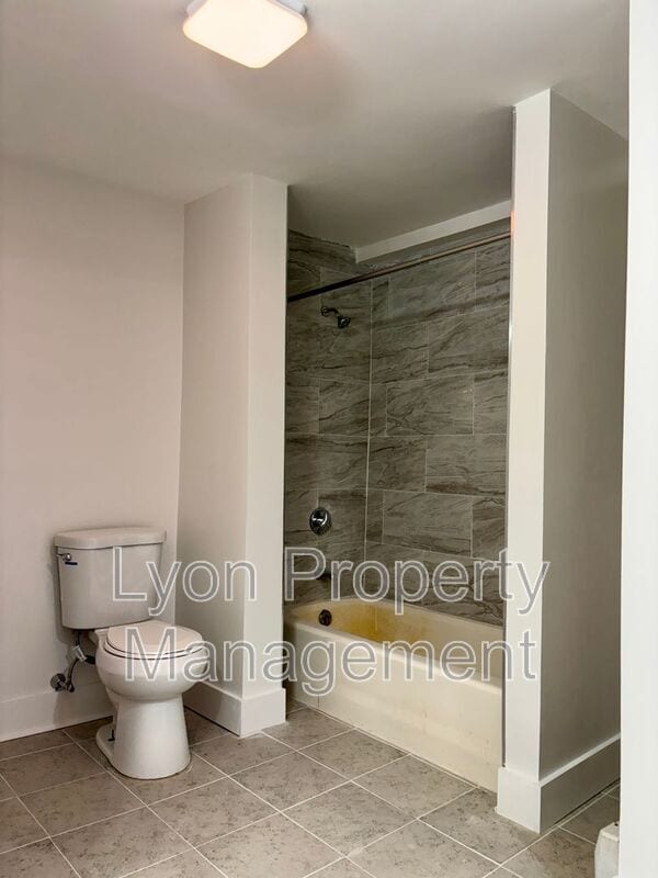 Building Photo - 262 Illinois St