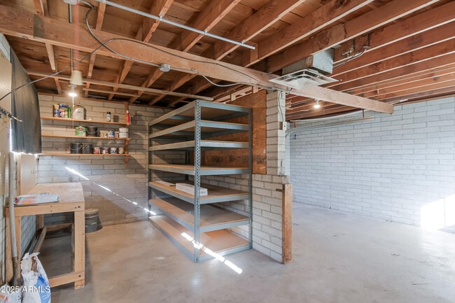 Building Photo - 1851 N 80th Pl