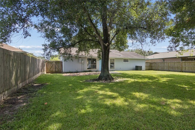 Building Photo - 2504 Ewell Dr