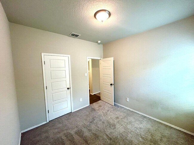 Building Photo - Beautiful 3-Bedroom Home with Office, Community Pool & Large Fenced Yard!