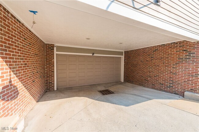 Building Photo - 5417 Herman Ave