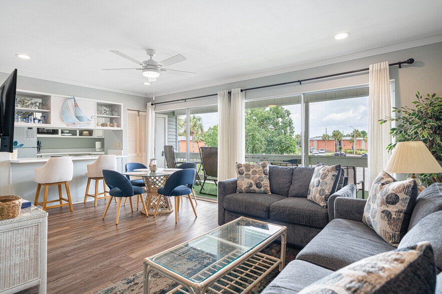 Primary Photo - 4000 Gulf Terrace Dr