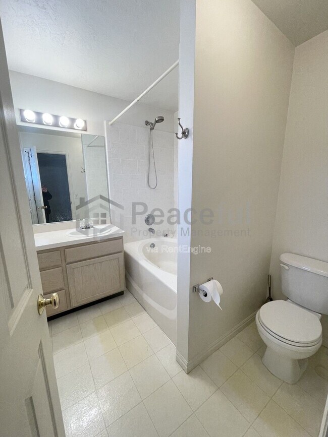 Building Photo - 6975 Kokopelli Ct