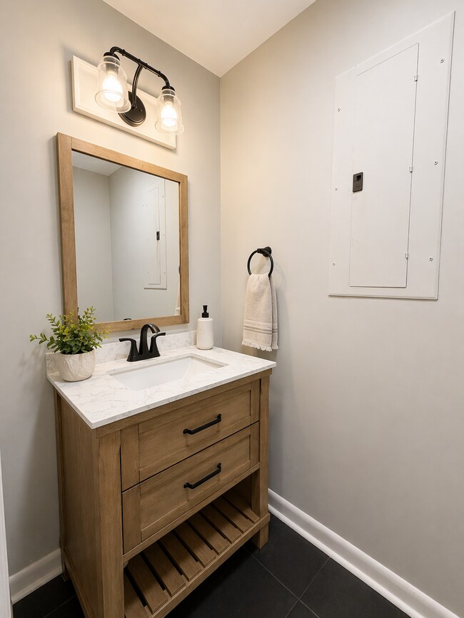 Building Photo - 1021 Old Bishop Rd