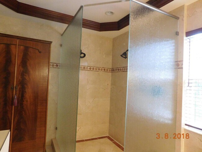 Building Photo - 6608 SW 65th St