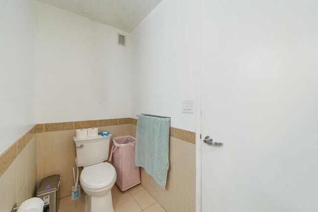Building Photo - 20 Newport Pkwy