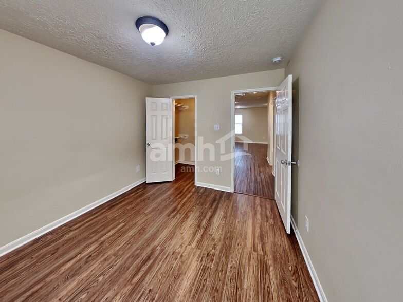 Building Photo - 2330 Colonial Springs Ln