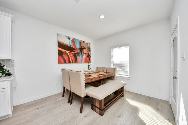 Building Photo - 30119 Gallatin River Ln