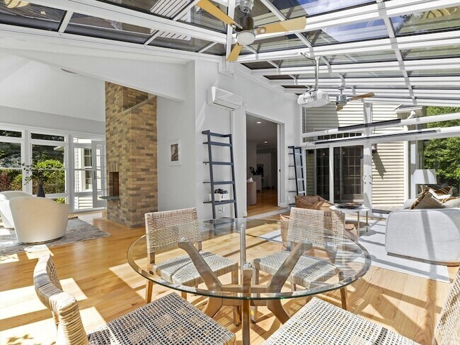 Building Photo - 93 W Goulding St