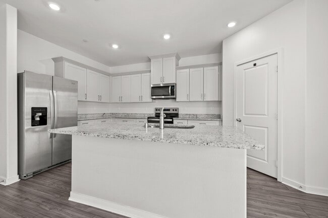 Building Photo - 80425 Enclave Ct