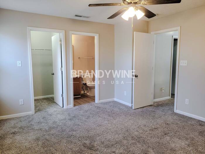 Building Photo - 1135 Valley Forge Dr