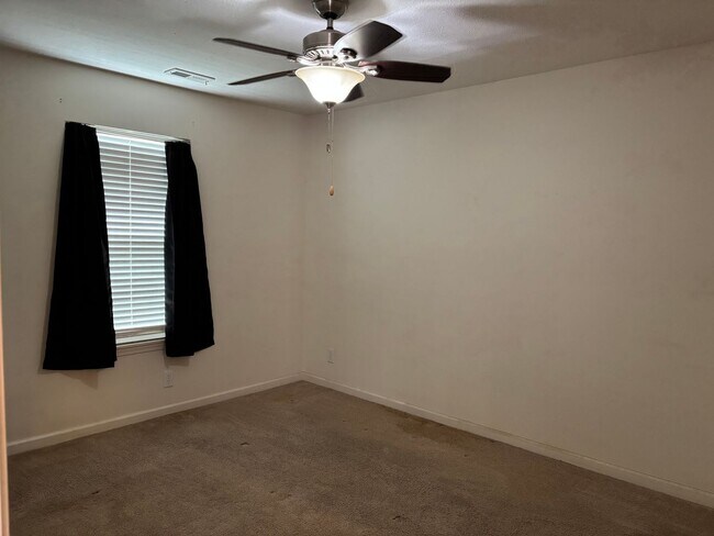 Building Photo - Well maintained 3BD/2BA ranch home in South Lafayette
