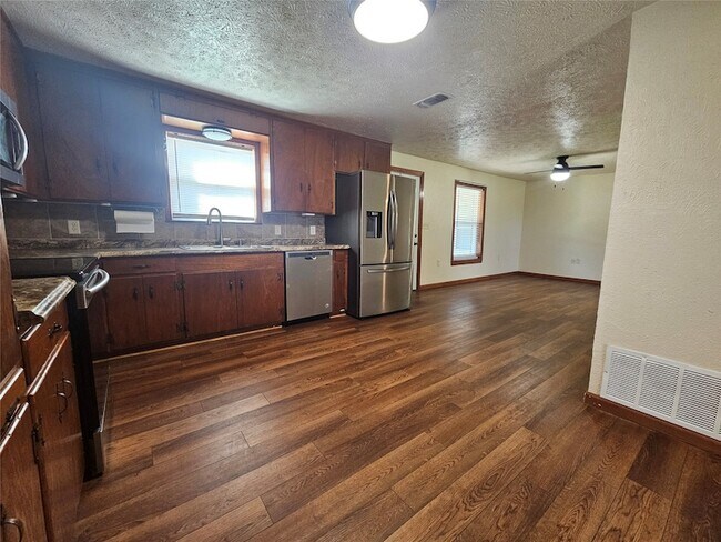 Building Photo - 2901 Ranger Hwy