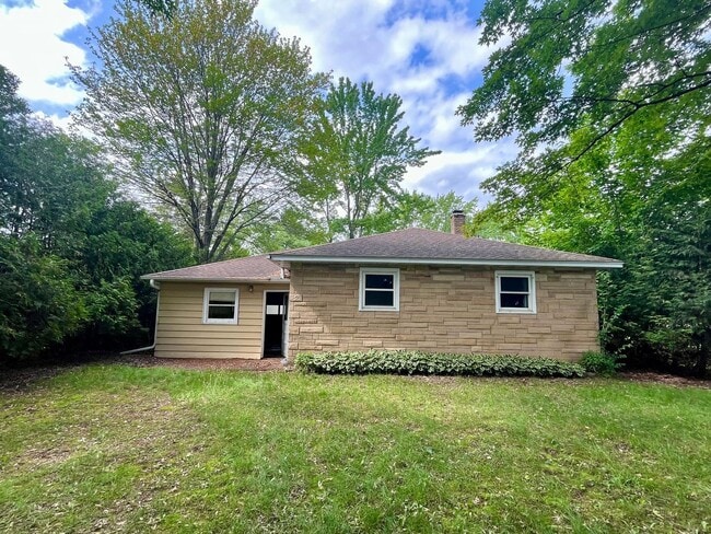 Building Photo - 3 Bed 1 Bath Single Family Home in Wausau
