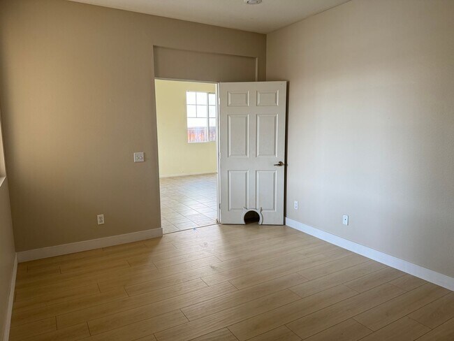 Building Photo - Beautiful 4 bedroom home soon available for rent!