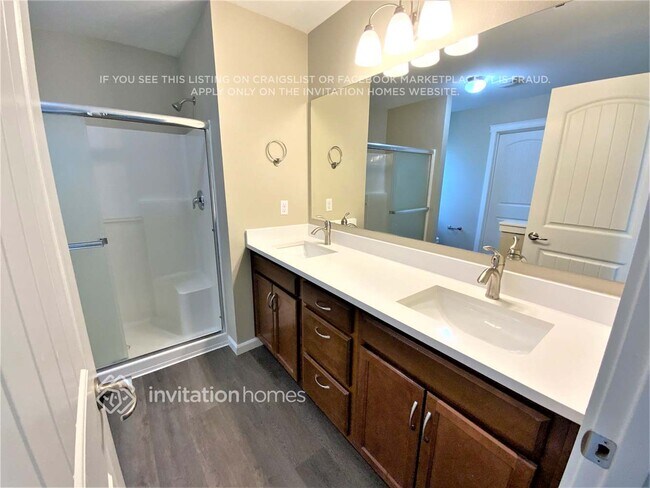 Building Photo - 1524 Bedstone Dr SE