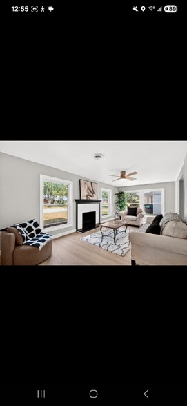 Building Photo - 4 Primrose Ln