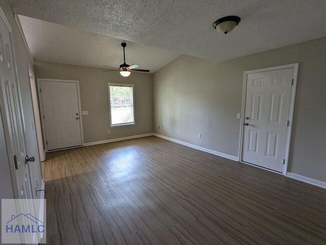 Building Photo - 628 Honey Ridge Ln