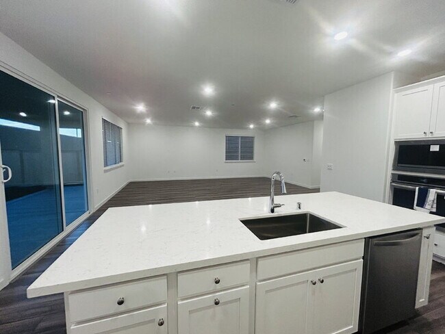 Building Photo - 3760 Oyster Pt Wy