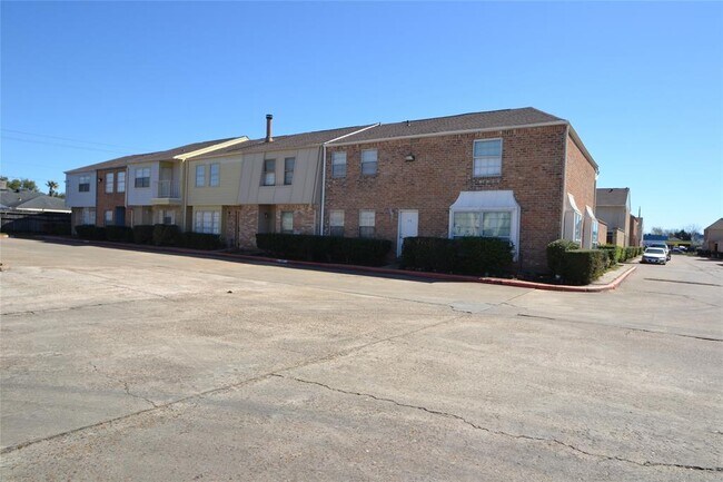 Building Photo - 9200 W Bellfort Ave