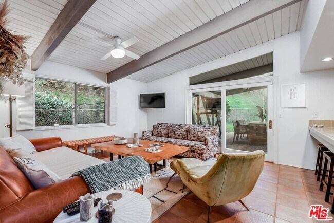 Building Photo - 2436 Arbutus Dr