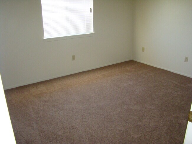 Building Photo - 15554 Bear Valley Rd