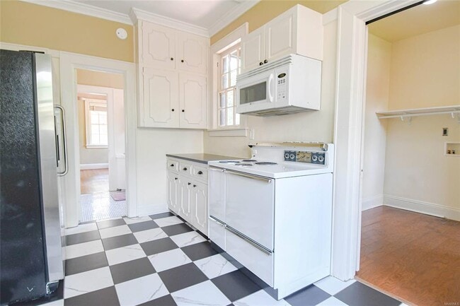 Building Photo - 1451 Watson St