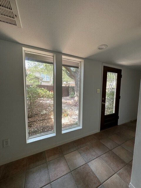 Building Photo - 12800 Briar Forest Dr