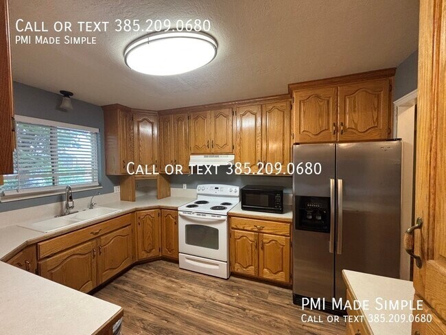 Building Photo - 242 S 400 E