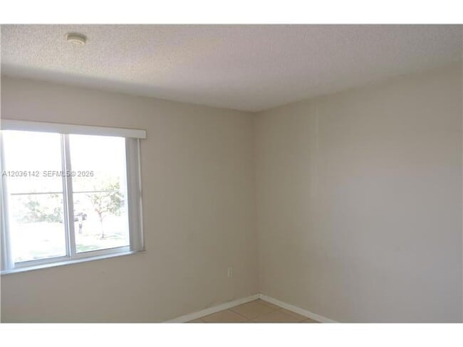 Building Photo - 15741 SW 137th Ave