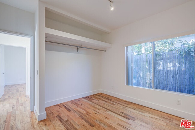 Building Photo - 3216 Bellevue Ave