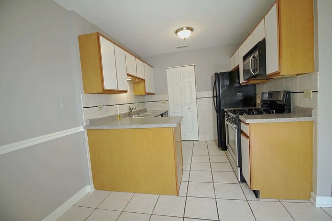 Building Photo - 346 Wilmington Dr