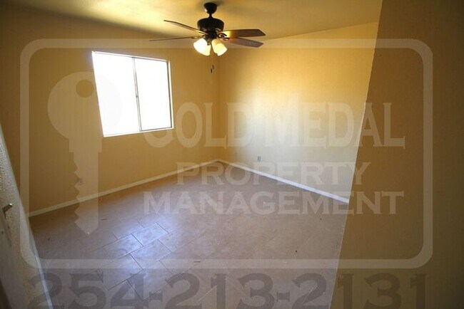 Building Photo - 2002 Sherman Dr