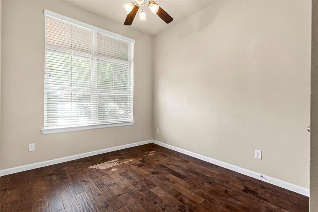 Building Photo - 1122 Alpine Dr