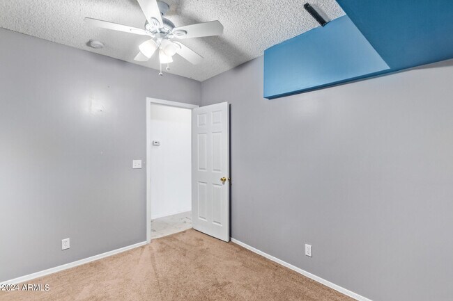 Building Photo - 8902 E Cholla St